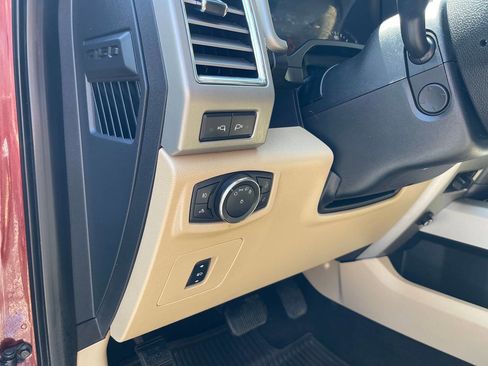 Used 2015 Ford F150 Lariat w/ Equipment Group 502A Luxury AWD/4WD image 23