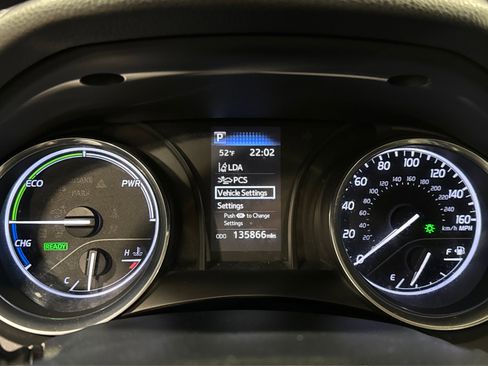 Used 2020 Toyota Camry LE image 24