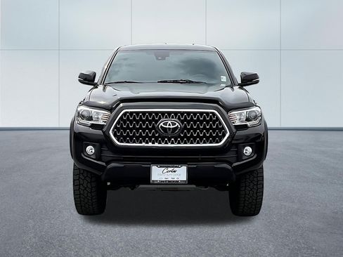 Used 2019 Toyota Tacoma TRD Off-Road w/ Technology Package AWD/4WD image 2