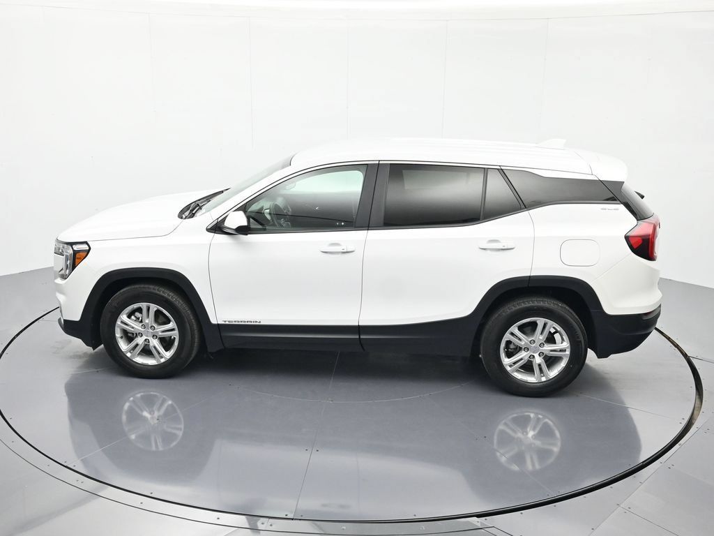 Used 2024 GMC Terrain SLE FWD image 35