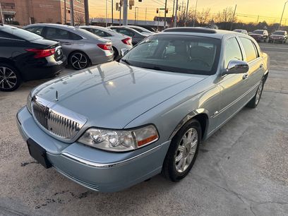 Used 2006 Lincoln Town Car Signature Limited