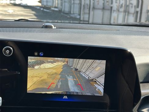 New 2026 Chevrolet Equinox LT image 17