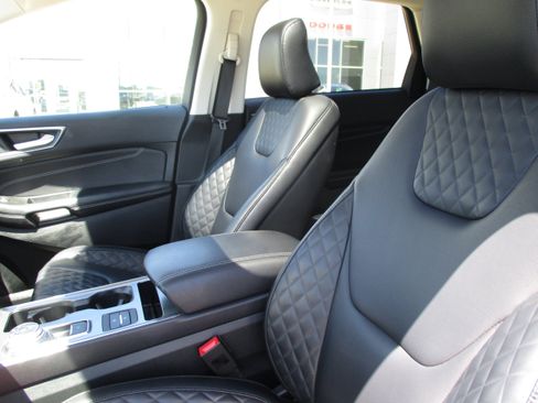 Used 2024 Ford Edge Titanium AWD/4WD image 17