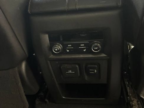 Used 2018 Chevrolet Traverse Premier w/ Redline Edition AWD/4WD image 23