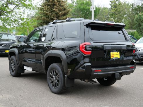 New 2026 Toyota 4Runner SR5 AWD/4WD image 3