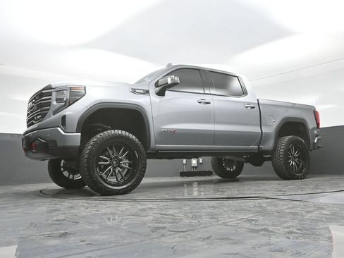 Used 2025 GMC Sierra 1500 AT4 w/ AT4 Premium Package AWD/4WD image 21