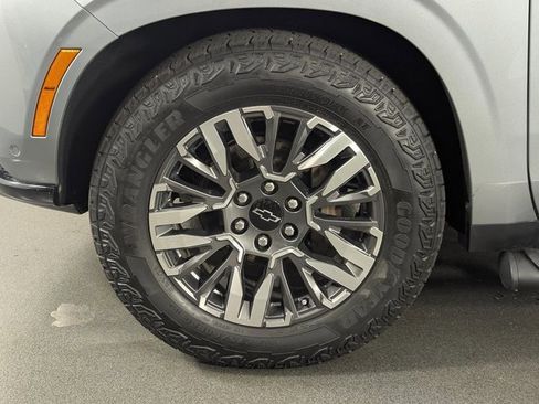 Used 2025 Chevrolet Tahoe Z71 image 10