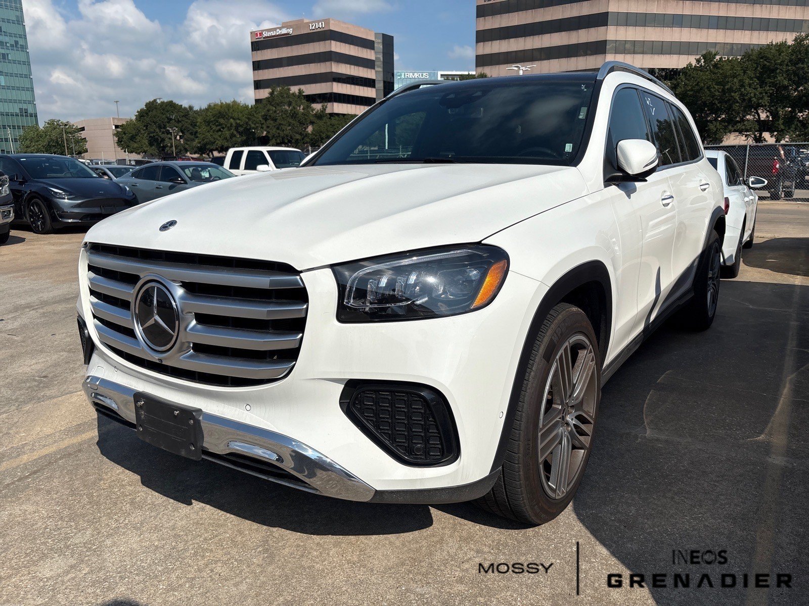 Used 2025 Mercedes-Benz GLS 450 4MATIC image 2