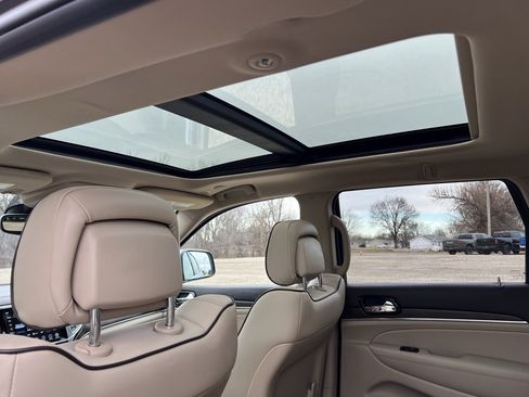 Used 2020 Jeep Grand Cherokee Overland image 25