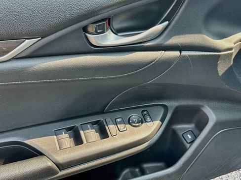 Used 2019 Honda Civic EX-L image 22