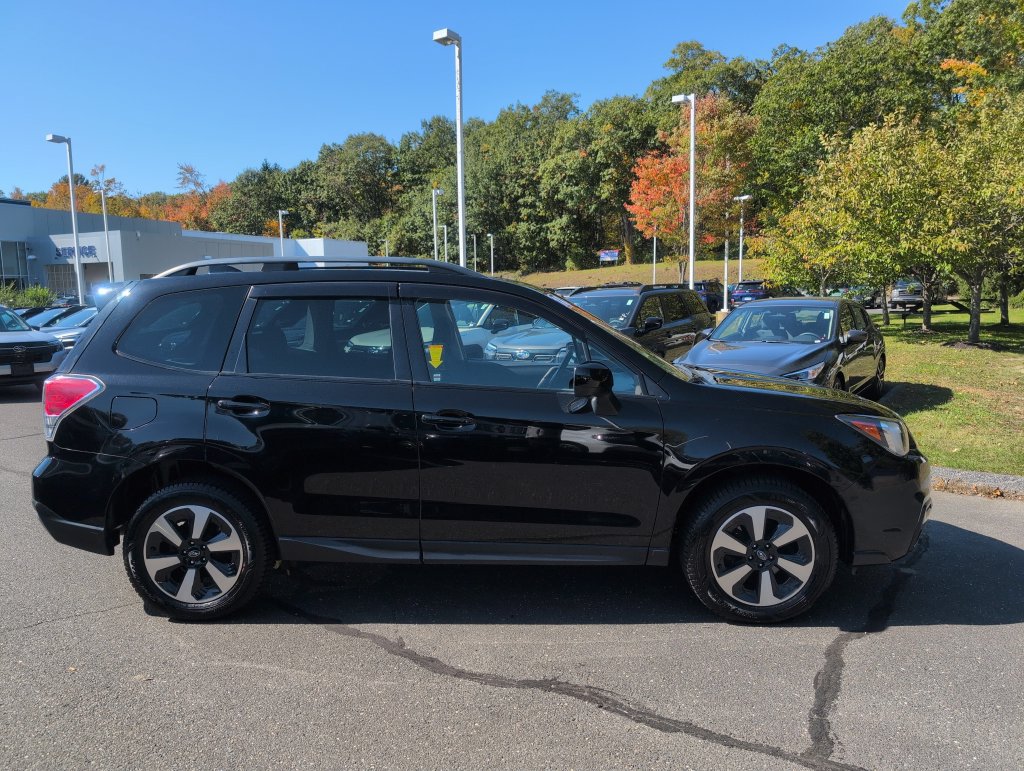 Used 2018 Subaru Forester 2.5i Premium w/ All-Weather Package AWD/4WD image 9
