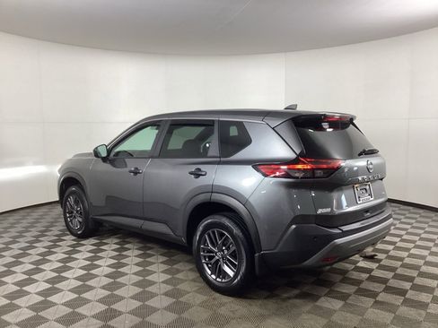 Used 2022 Nissan Rogue S image 4