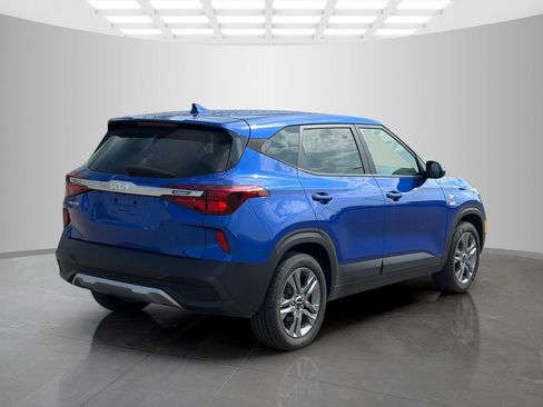 Used 2023 Kia Seltos LX AWD/4WD image 4
