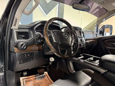 Used 2016 Nissan Titan Platinum Reserve image 10