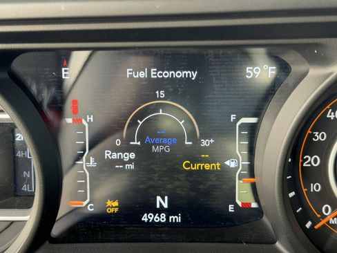 Used 2025 Jeep Wrangler Rubicon w/ Convenience Group image 18