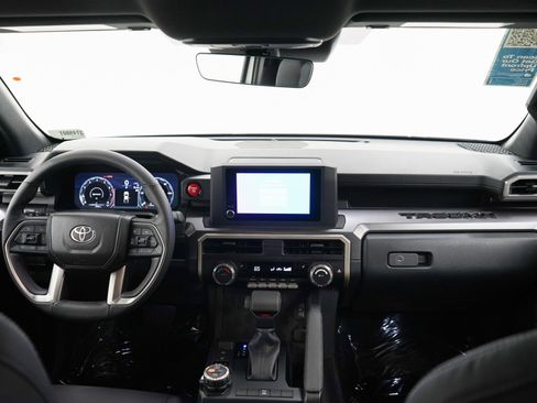 Used 2025 Toyota Tacoma TRD Off-Road AWD/4WD image 13