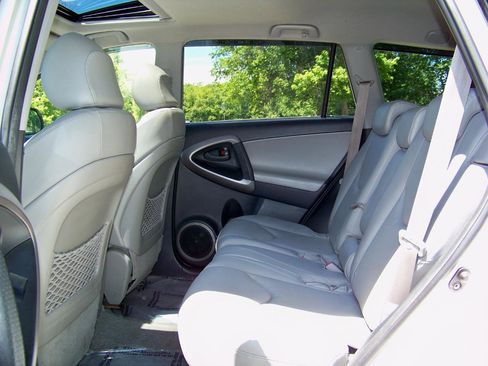 Used 2008 Toyota RAV4 Limited AWD/4WD image 40