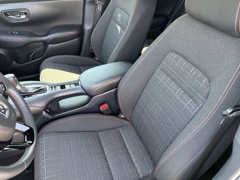 Used 2025 Honda HR-V Sport image 19