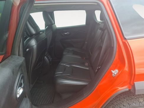 Used 2021 Jeep Cherokee Trailhawk image 11