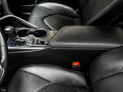 Used 2024 Toyota Camry XSE image 17