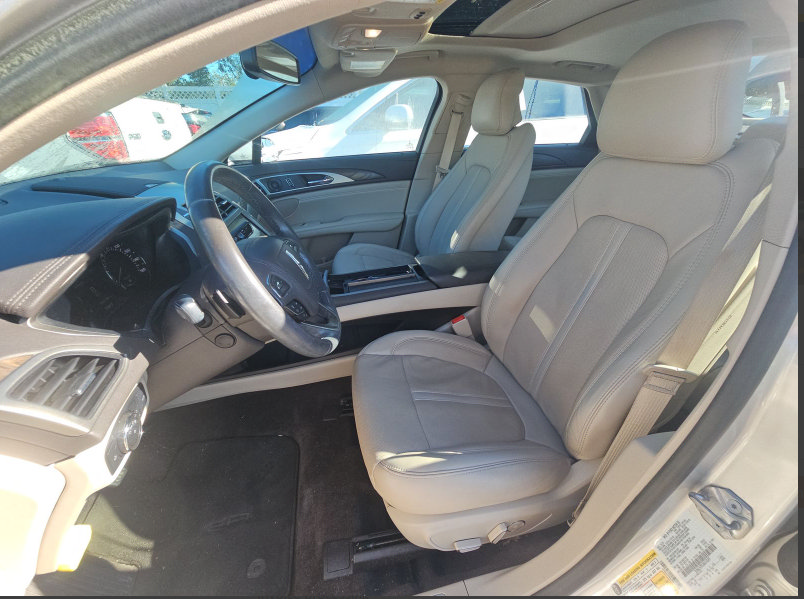 Used 2018 Lincoln MKZ Reserve FWD image 5