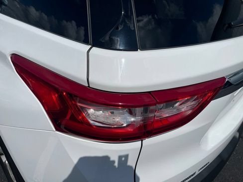 Used 2021 Chevrolet Traverse LT AWD/4WD image 21