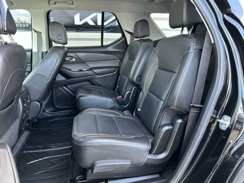 Used 2020 Chevrolet Traverse LT w/ LT Premium Package image 11