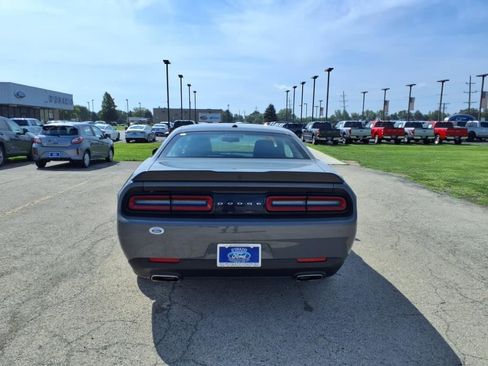 Used 2023 Dodge Challenger SXT image 4