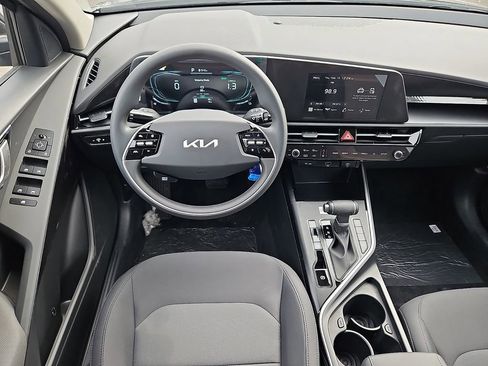 New 2026 Kia Niro LX image 8
