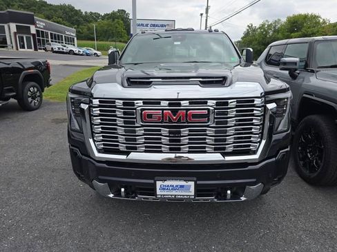 New 2025 GMC Sierra 3500 Denali w/ Denali Reserve Package image 8