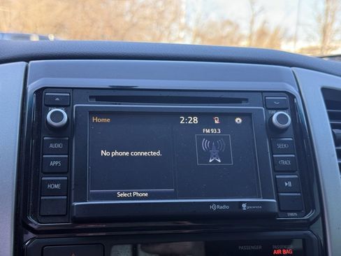 Used 2015 Toyota Tacoma PreRunner image 16