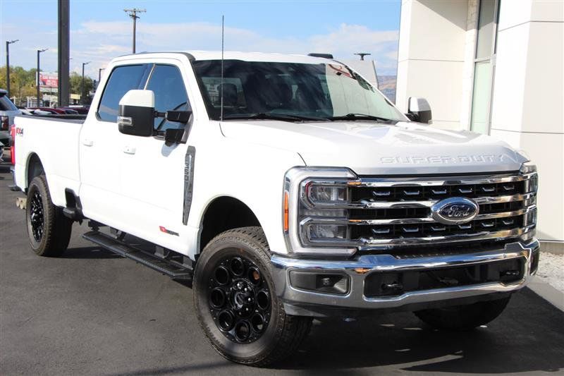 Used 2023 Ford F350 Lariat w/ FX4 Off-Road Package AWD/4WD image 2