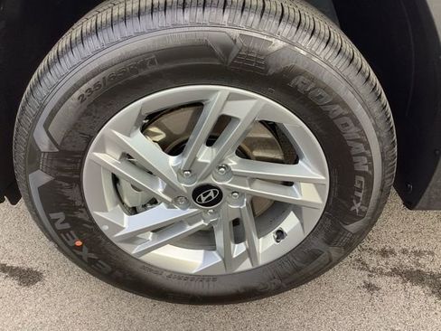 Used 2025 Hyundai Tucson SE image 38