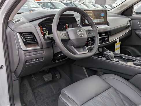 New 2026 Nissan Rogue Platinum w/ Platinum Premium Package image 11