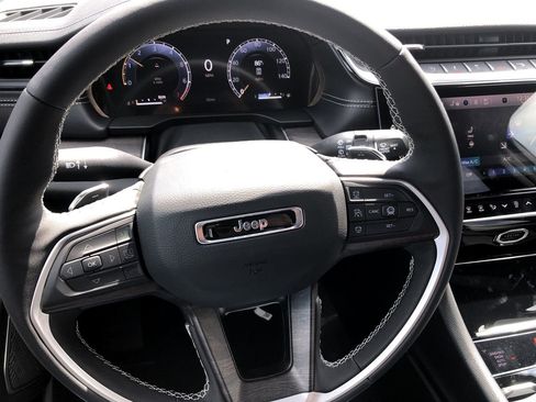 New 2026 Jeep Grand Cherokee Limited image 16