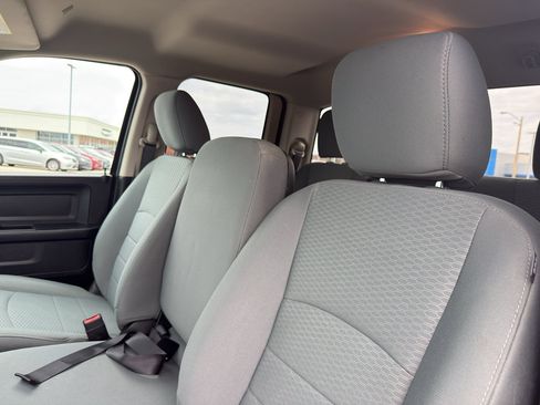Used 2018 RAM 1500 Express AWD/4WD image 27