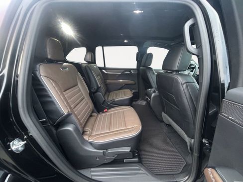 New 2026 GMC Acadia Denali Ultimate image 11