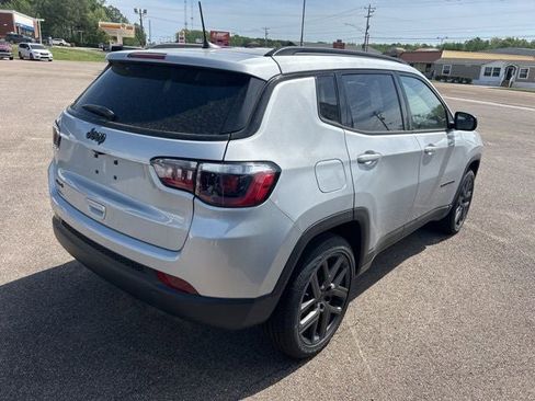 New 2026 Jeep Compass Latitude image 4