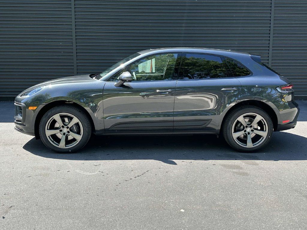 Used 2026 Porsche Macan AWD/4WD image 2