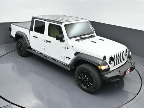 Used 2020 Jeep Gladiator Sport w/ Quick Order Package 24S image 33