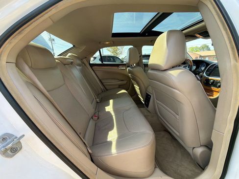 Used 2013 Chrysler 300 C w/ Beats Audio Group image 21