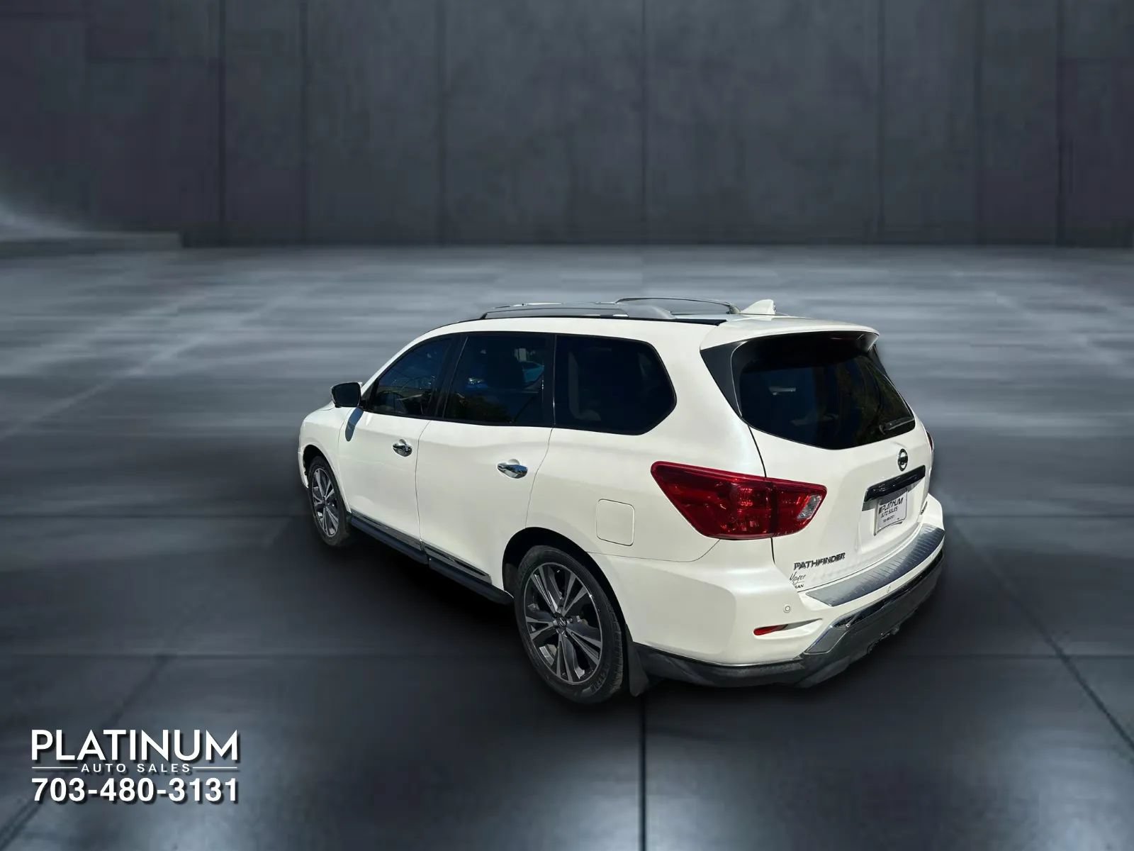 Used 2020 Nissan Pathfinder Platinum FWD image 8