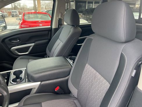 Certified 2024 Nissan Titan SV w/ SV Convenience Package image 5