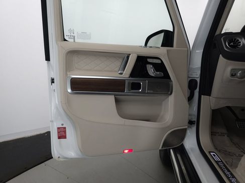 Used 2025 Mercedes-Benz G 580 image 5