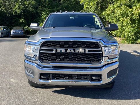 Used 2019 RAM 3500 Tradesman w/ Chrome Appearance Group AWD/4WD image 2