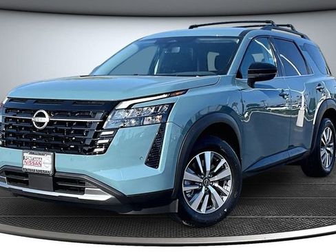 New 2026 Nissan Pathfinder SL FWD image 2