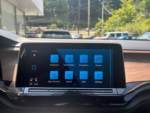 Used 2026 Volkswagen Atlas SE FWD image 16