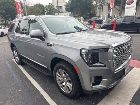 Used 2024 GMC Yukon Denali w/ Advanced Technology Package image 2
