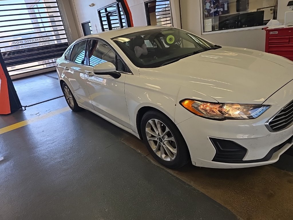 Used 2019 Ford Fusion SE FWD image 1