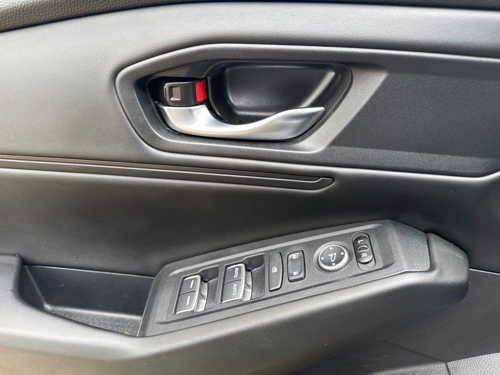 Used 2023 Honda Accord EX image 10